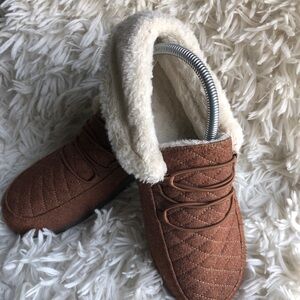 Vionic Women's Indulge Believe Quilted Flannel Slippers Faux Shearling Size 11